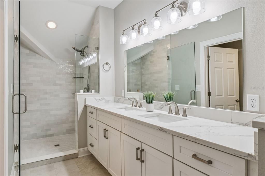 For Sale: $750,000 (3 beds, 2 baths, 2049 Square Feet)