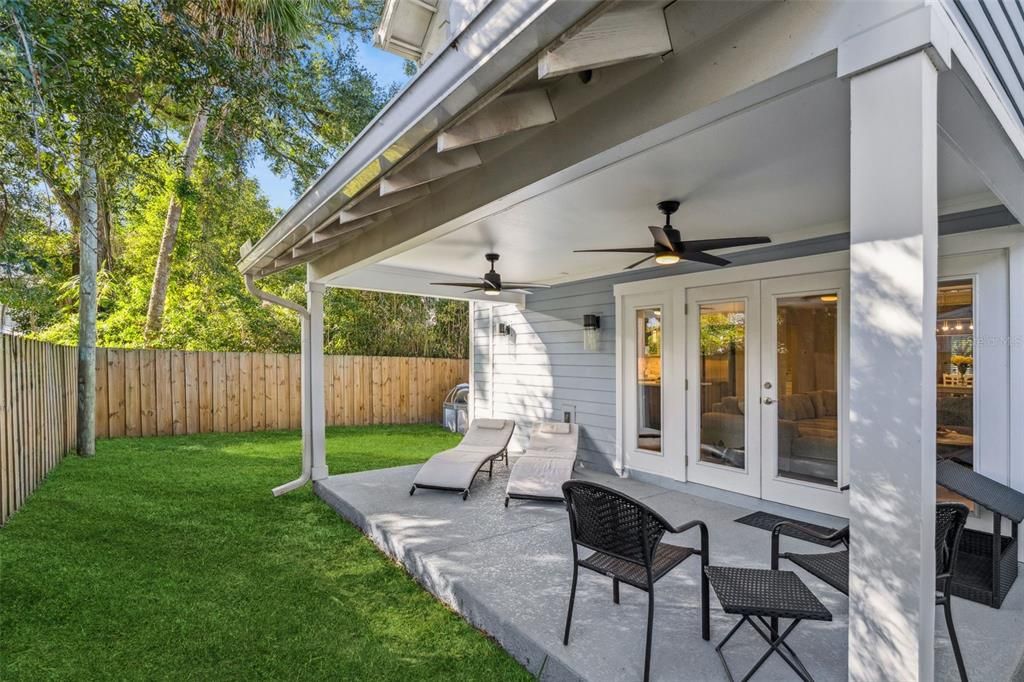 For Sale: $750,000 (3 beds, 2 baths, 2049 Square Feet)