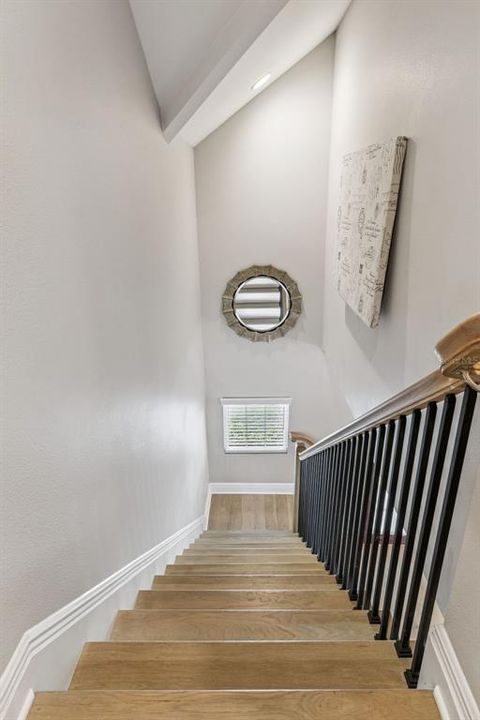 For Sale: $750,000 (3 beds, 2 baths, 2049 Square Feet)