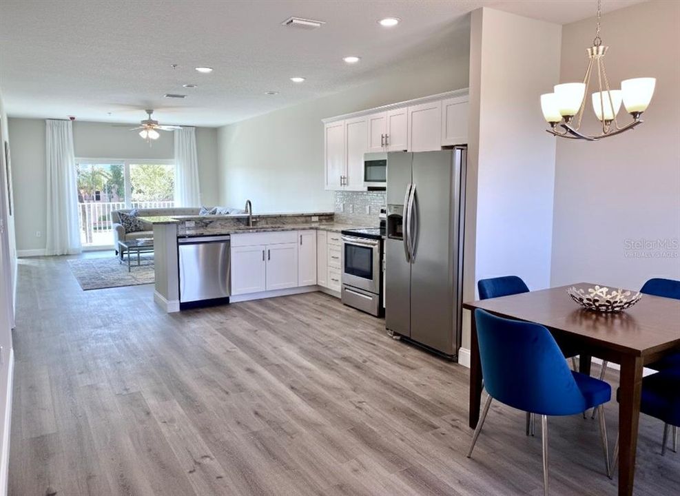 出租: $1,795 (2 贝兹, 2 浴室, 1120 平方英尺)