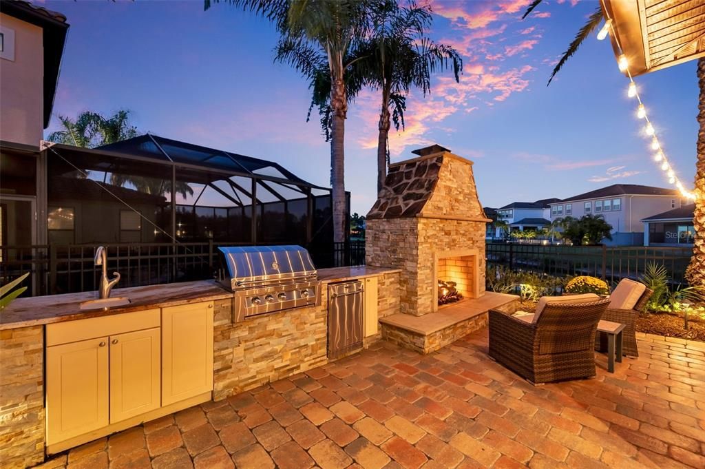 待售: $600,000 (3 贝兹, 2 浴室, 2402 平方英尺)