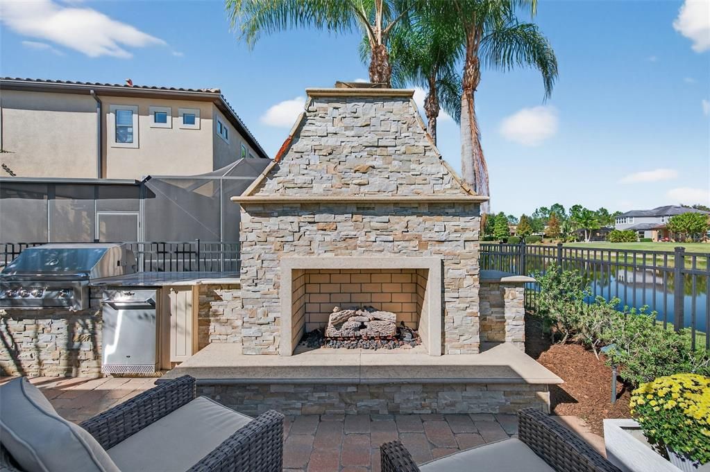 待售: $600,000 (3 贝兹, 2 浴室, 2402 平方英尺)