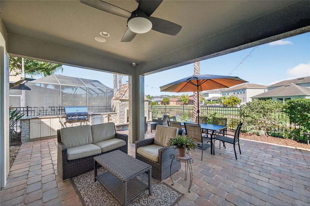 待售: $600,000 (3 贝兹, 2 浴室, 2402 平方英尺)