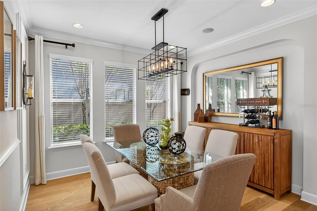 待售: $600,000 (3 贝兹, 2 浴室, 2402 平方英尺)