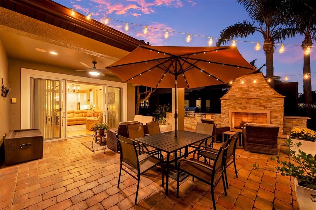 待售: $600,000 (3 贝兹, 2 浴室, 2402 平方英尺)