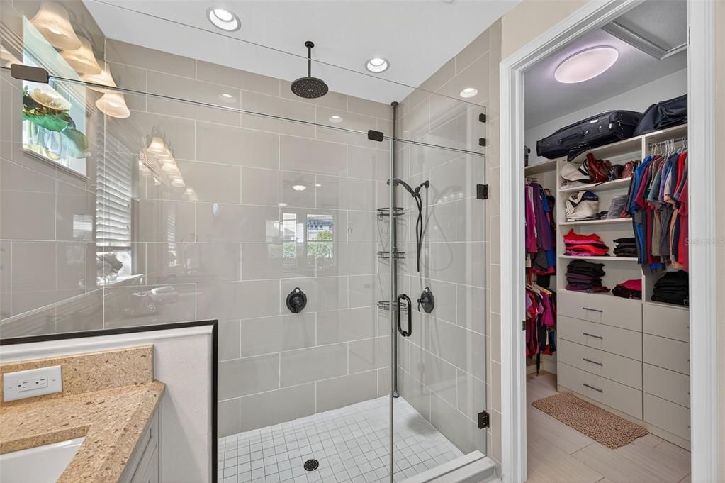 待售: $600,000 (3 贝兹, 2 浴室, 2402 平方英尺)