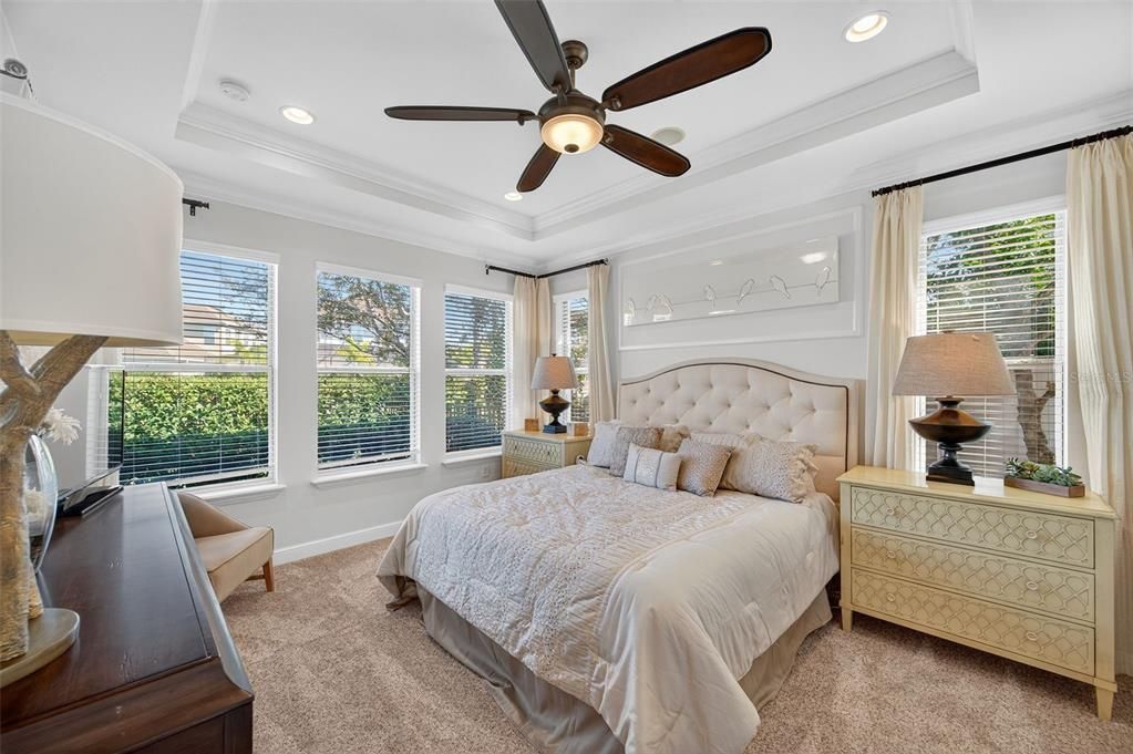 待售: $600,000 (3 贝兹, 2 浴室, 2402 平方英尺)