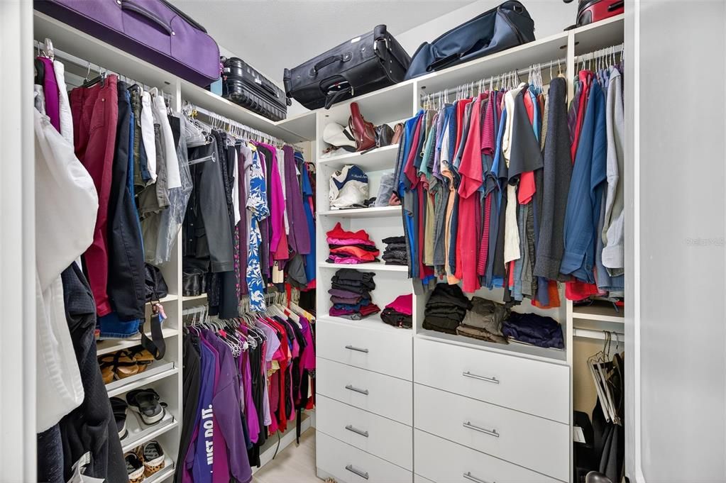 待售: $600,000 (3 贝兹, 2 浴室, 2402 平方英尺)