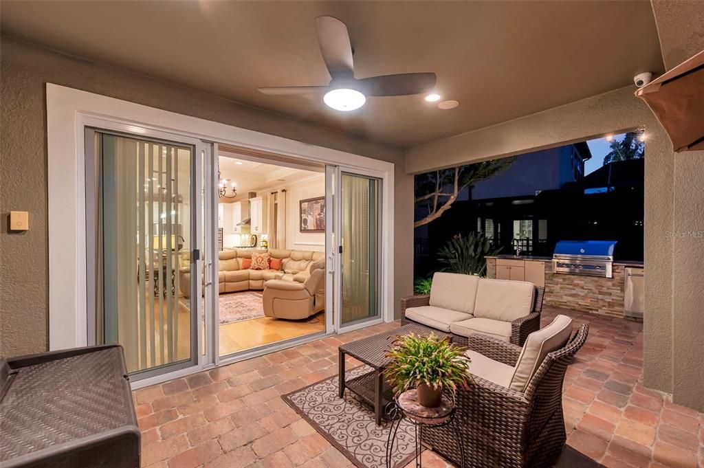 待售: $600,000 (3 贝兹, 2 浴室, 2402 平方英尺)