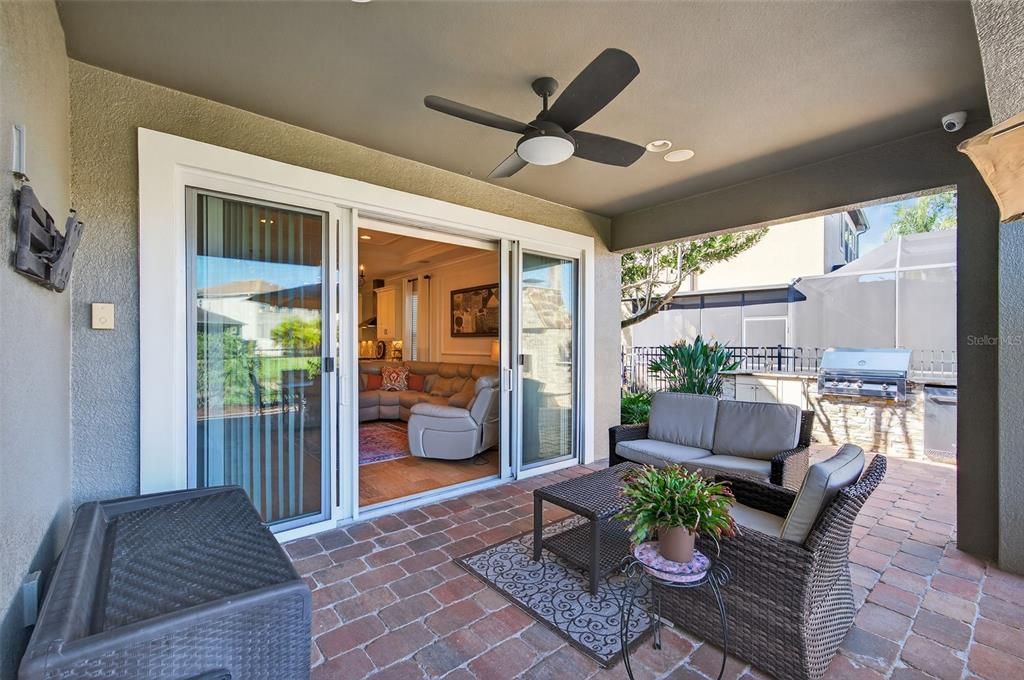 待售: $600,000 (3 贝兹, 2 浴室, 2402 平方英尺)