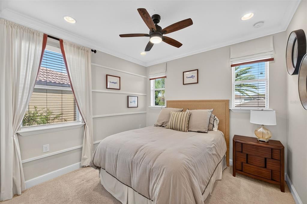 待售: $600,000 (3 贝兹, 2 浴室, 2402 平方英尺)