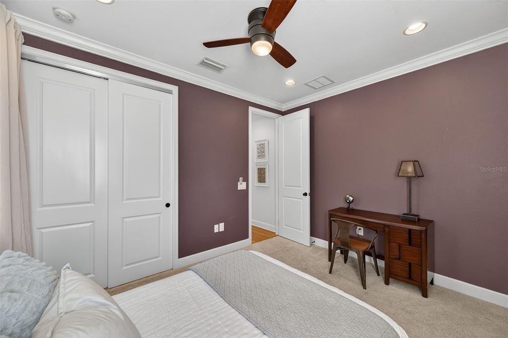 待售: $600,000 (3 贝兹, 2 浴室, 2402 平方英尺)