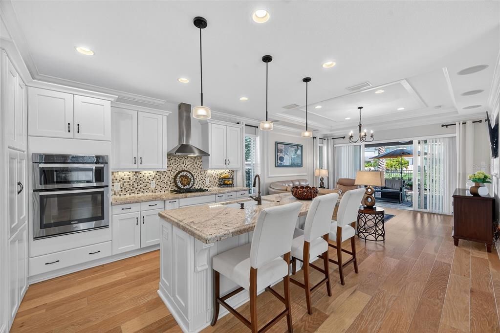 待售: $600,000 (3 贝兹, 2 浴室, 2402 平方英尺)