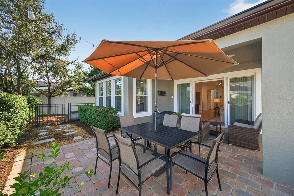 待售: $600,000 (3 贝兹, 2 浴室, 2402 平方英尺)