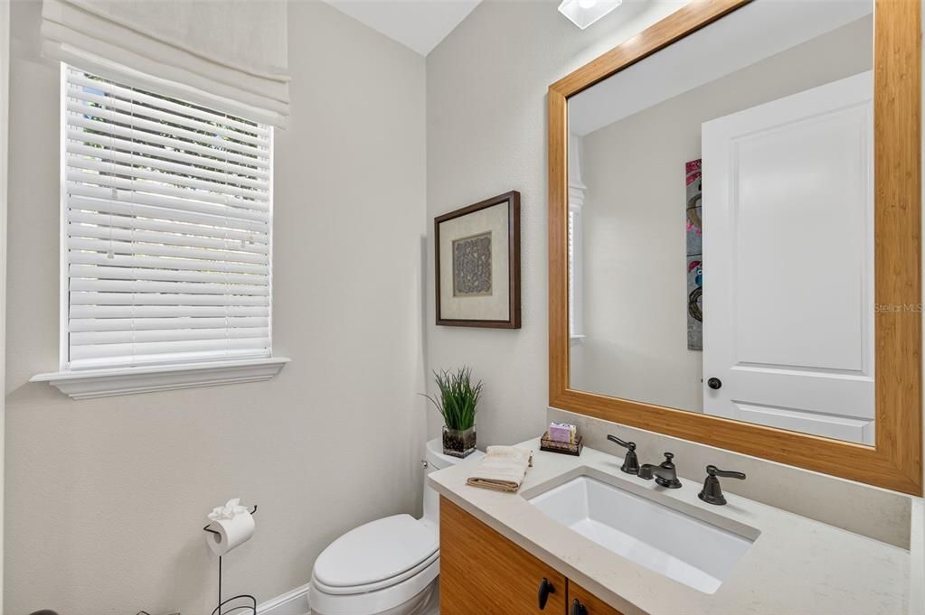 待售: $600,000 (3 贝兹, 2 浴室, 2402 平方英尺)