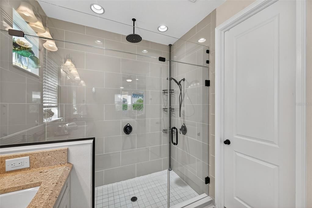 待售: $600,000 (3 贝兹, 2 浴室, 2402 平方英尺)