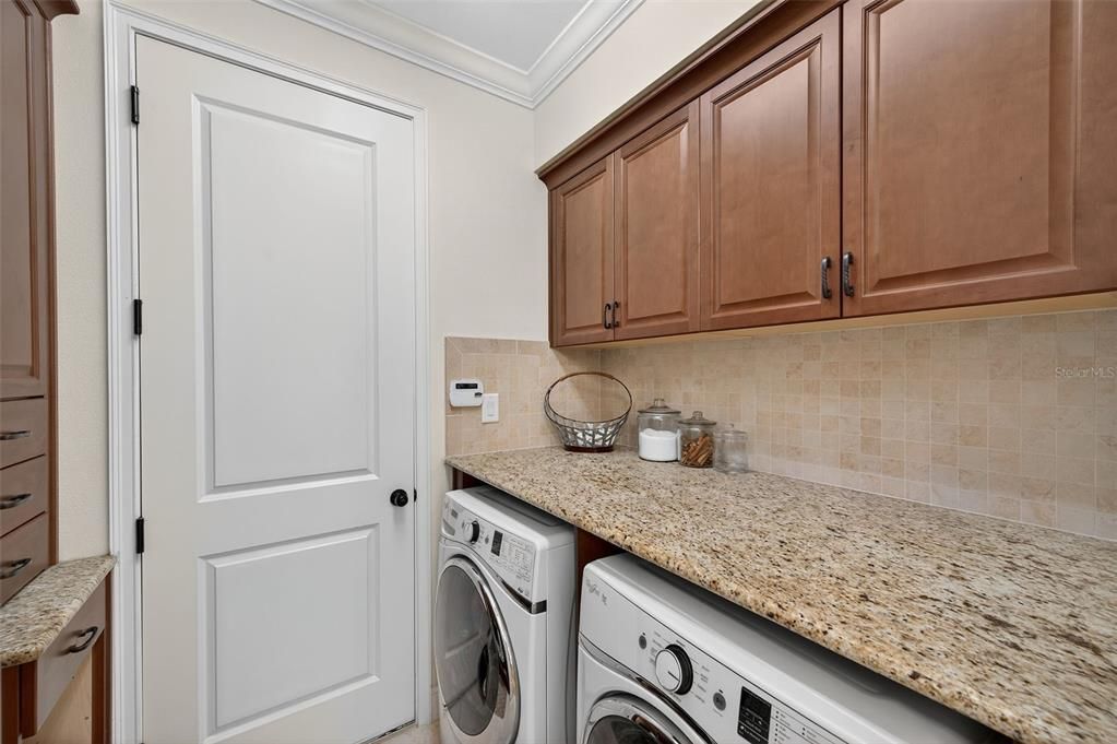 待售: $600,000 (3 贝兹, 2 浴室, 2402 平方英尺)