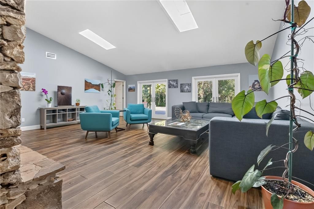 待售: $660,000 (4 贝兹, 3 浴室, 2287 平方英尺)