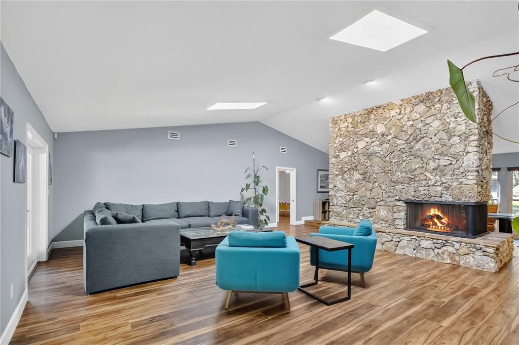 待售: $660,000 (4 贝兹, 3 浴室, 2287 平方英尺)