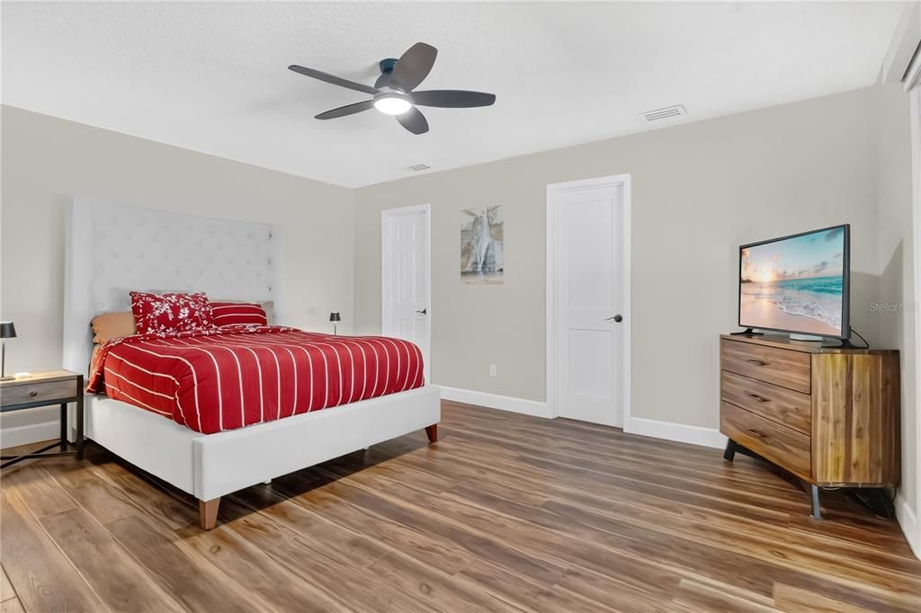 待售: $660,000 (4 贝兹, 3 浴室, 2287 平方英尺)