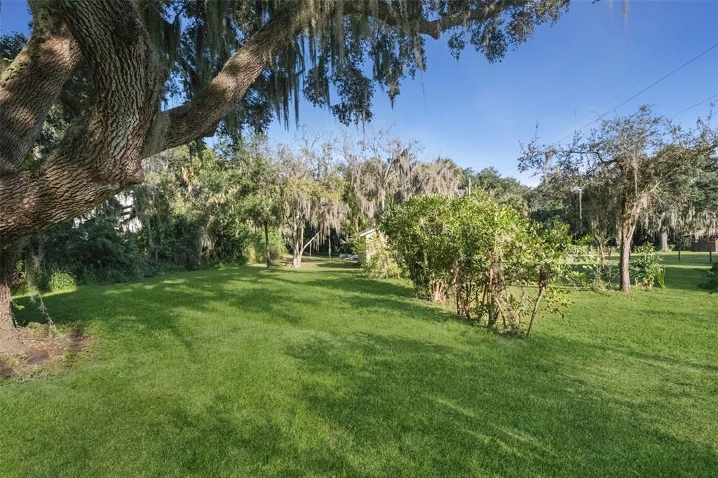 合同活跃: $319,900 (3 贝兹, 1 浴室, 1242 平方英尺)