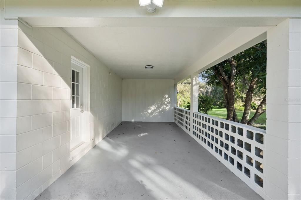 合同活跃: $319,900 (3 贝兹, 1 浴室, 1242 平方英尺)