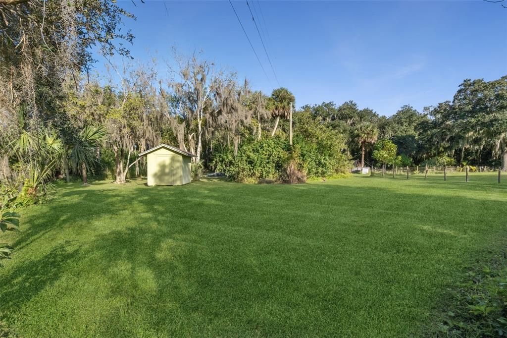 合同活跃: $319,900 (3 贝兹, 1 浴室, 1242 平方英尺)