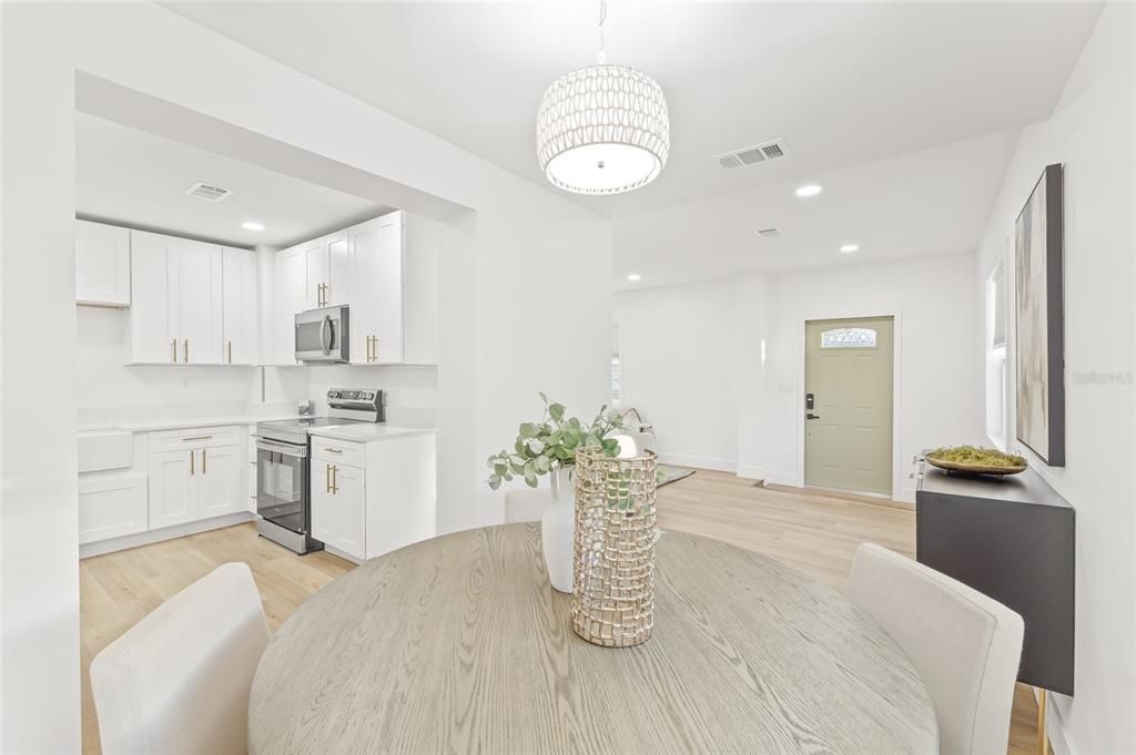 Activo con contrato: $449,900 (3 camas, 2 baños, 1263 Pies cuadrados)