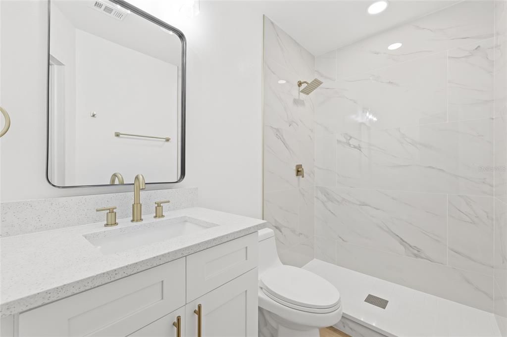 Activo con contrato: $449,900 (3 camas, 2 baños, 1263 Pies cuadrados)