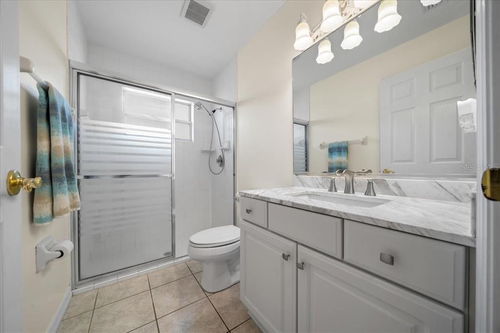 合同活跃: $365,000 (3 贝兹, 2 浴室, 2079 平方英尺)