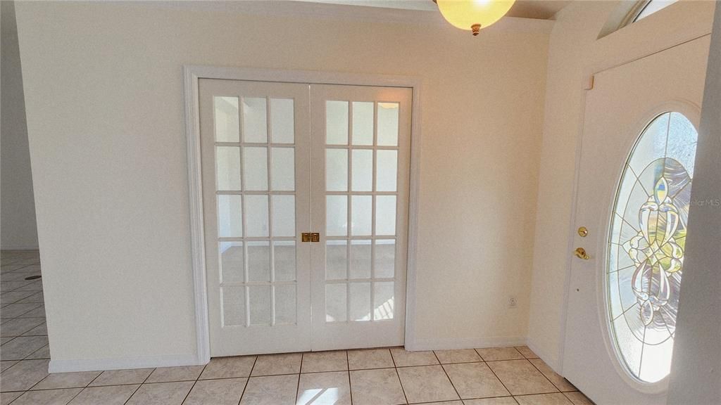 合同活跃: $365,000 (3 贝兹, 2 浴室, 2079 平方英尺)