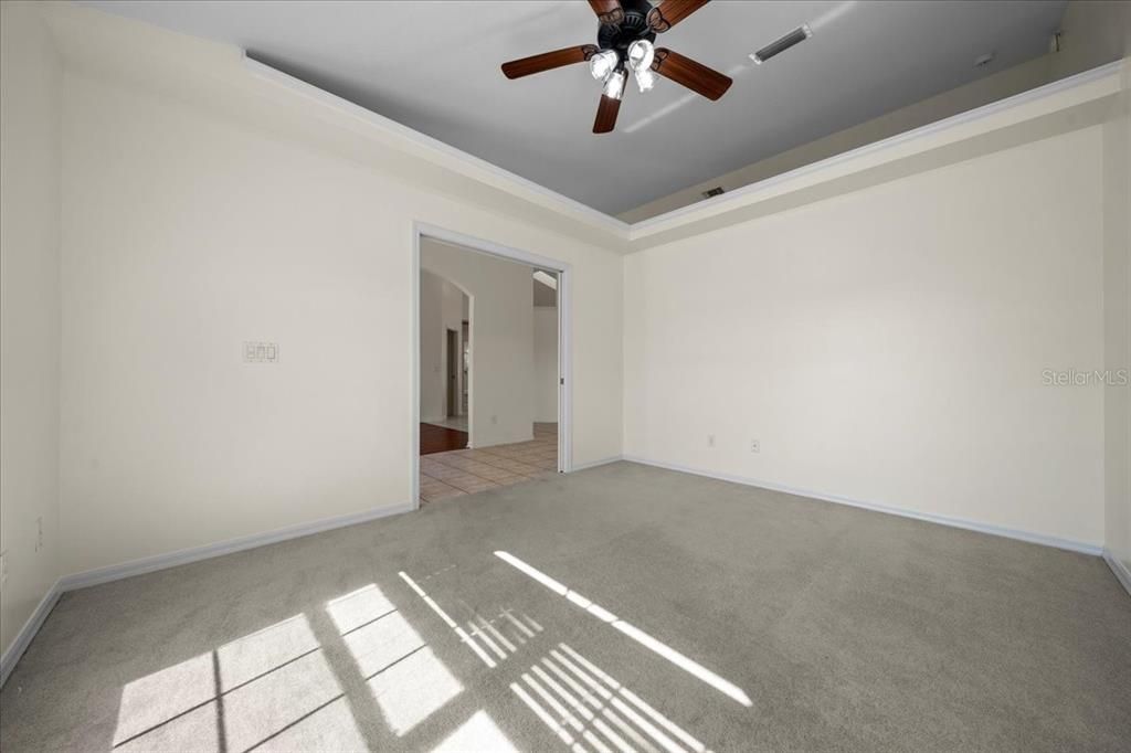 合同活跃: $365,000 (3 贝兹, 2 浴室, 2079 平方英尺)