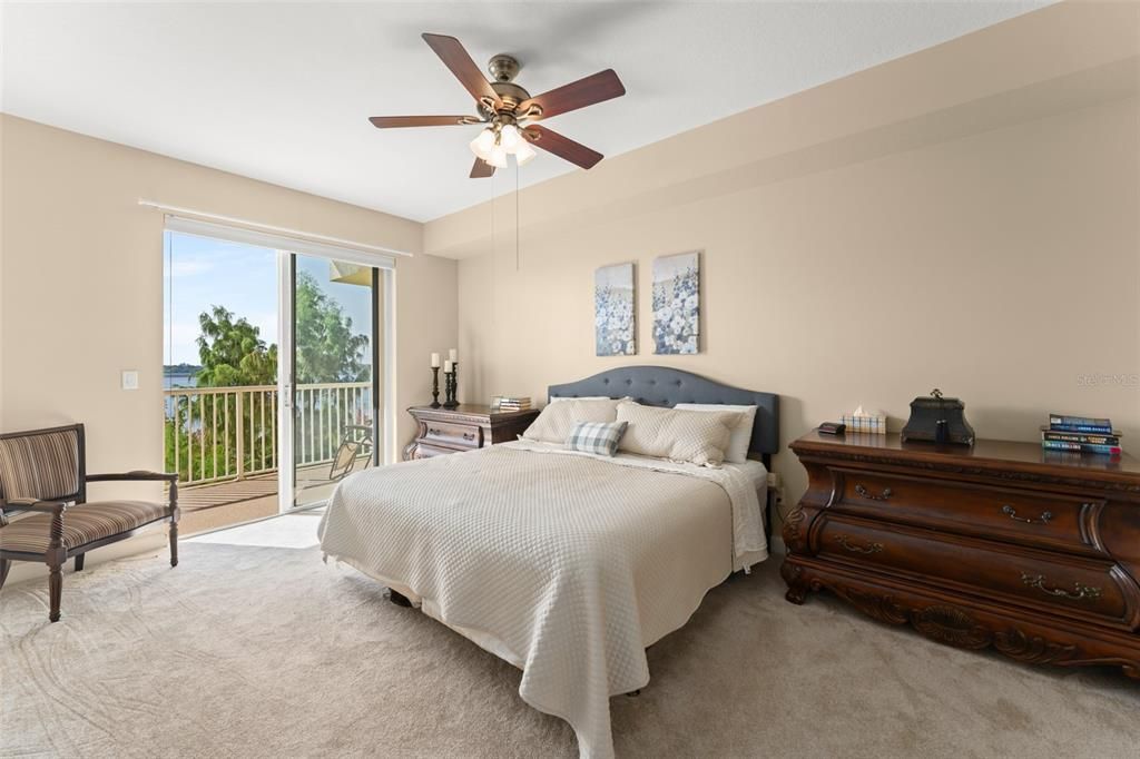 На продажу: $365,000 (3 спален, 2 ванн, 1810 Квадратных фут)