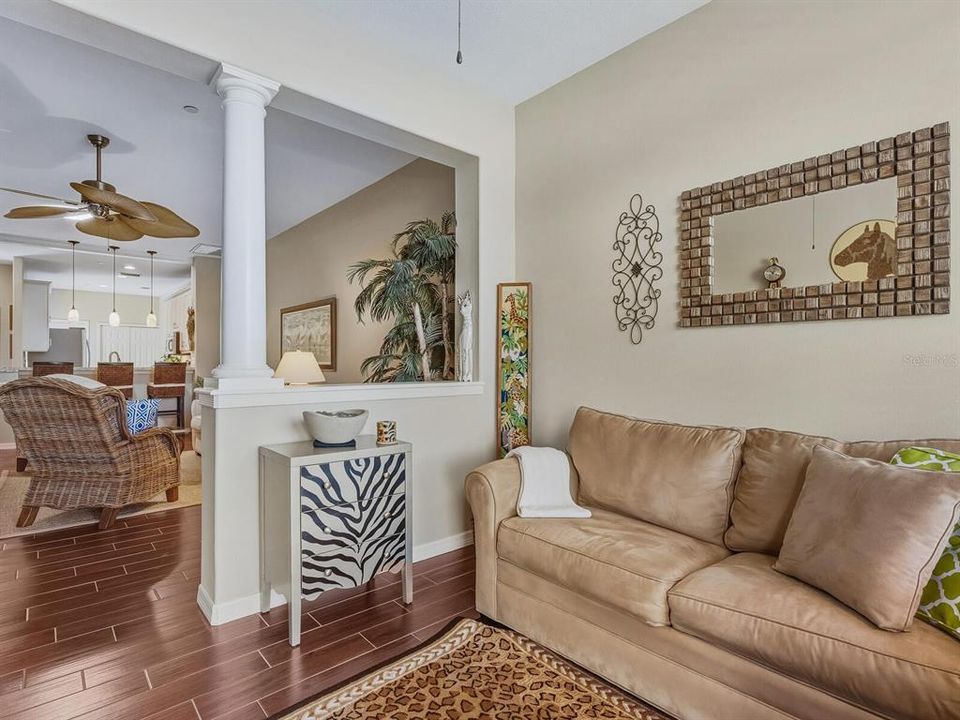 Active With Contract: $319,900 (2 beds, 2 baths, 1265 Square Feet)