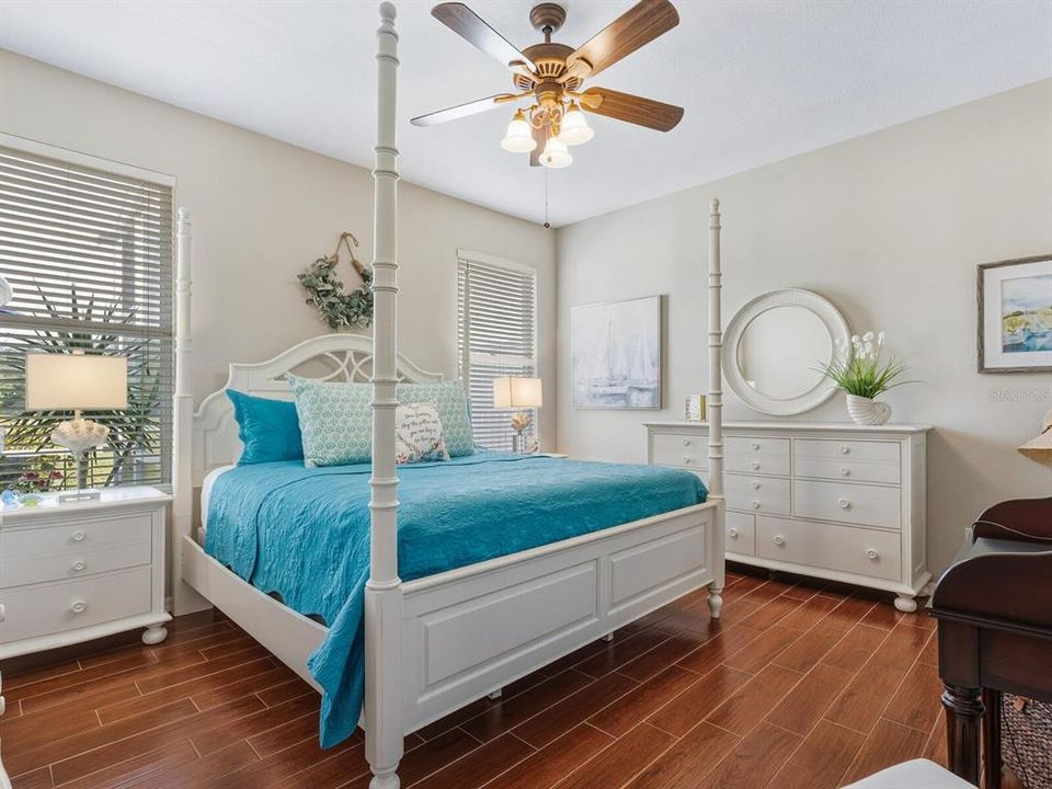 Active With Contract: $319,900 (2 beds, 2 baths, 1265 Square Feet)