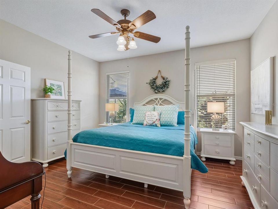 Active With Contract: $319,900 (2 beds, 2 baths, 1265 Square Feet)