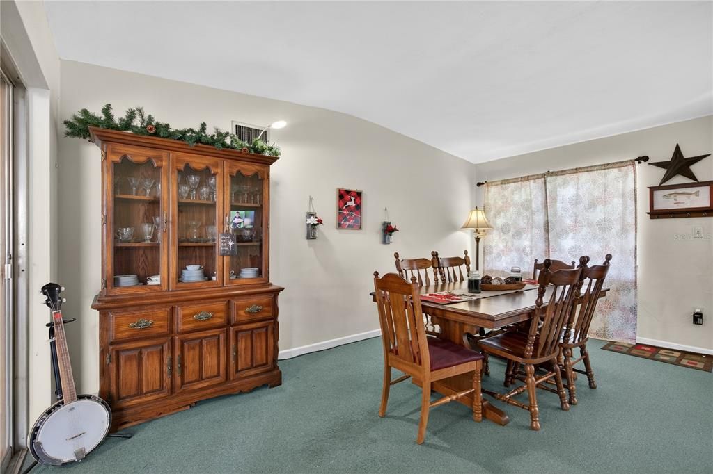 For Sale: $450,000 (4 beds, 1 baths, 2998 Square Feet)