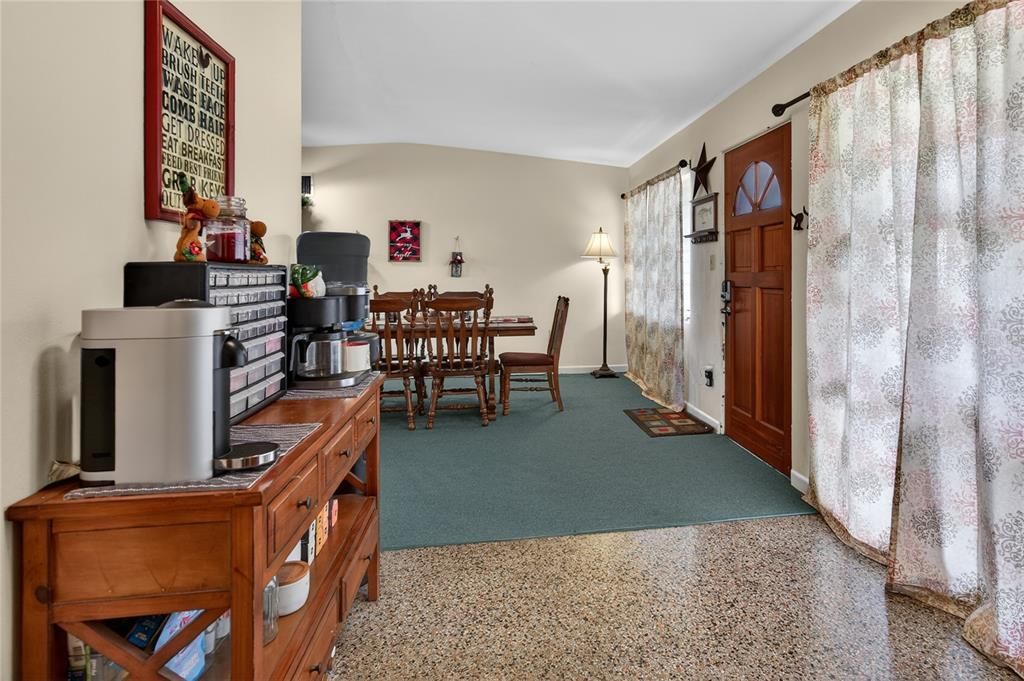 For Sale: $450,000 (4 beds, 1 baths, 2998 Square Feet)