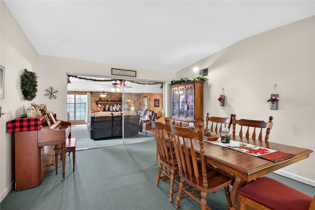 For Sale: $450,000 (4 beds, 1 baths, 2998 Square Feet)