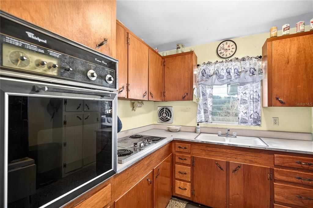 For Sale: $450,000 (4 beds, 1 baths, 2998 Square Feet)