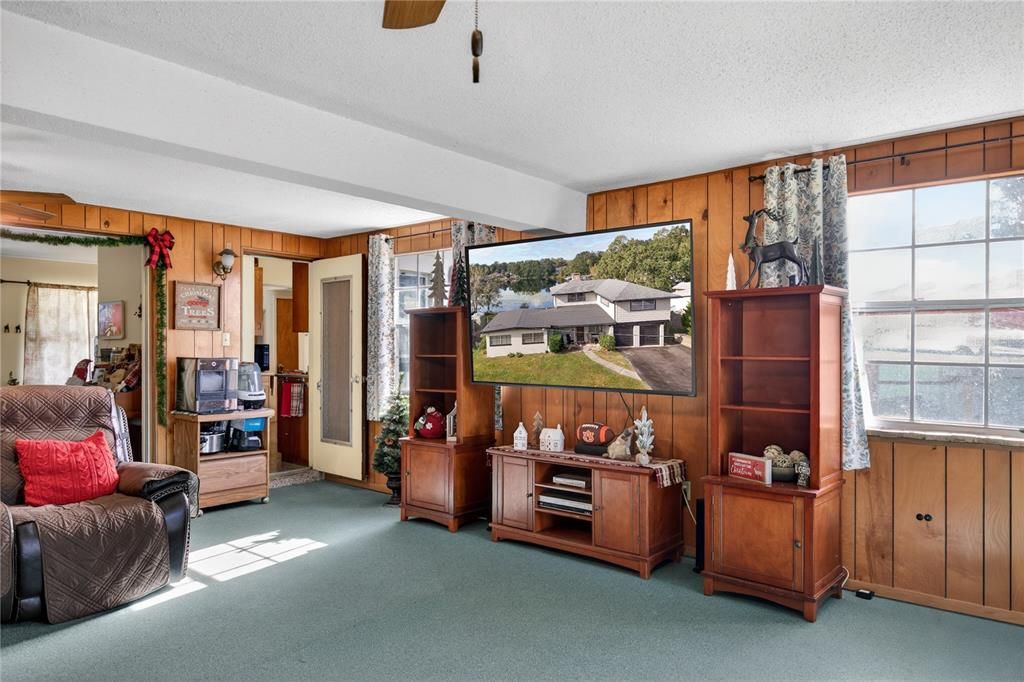 For Sale: $450,000 (4 beds, 1 baths, 2998 Square Feet)