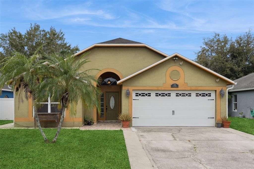 For Sale: $460,000 (4 beds, 2 baths, 1815 Square Feet)
