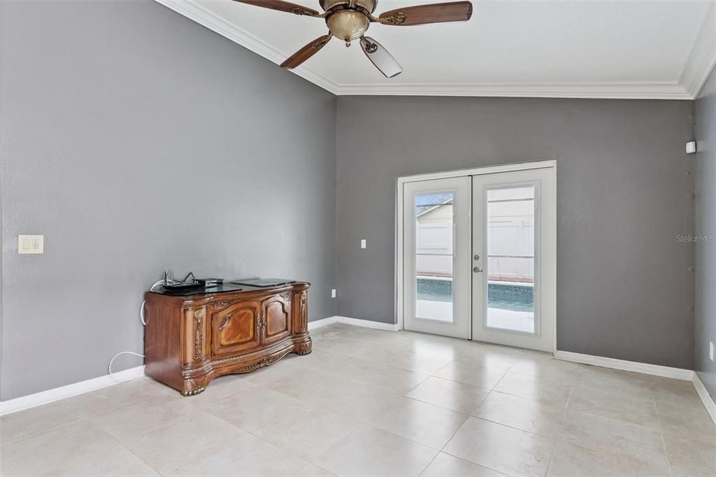 For Sale: $460,000 (4 beds, 2 baths, 1815 Square Feet)