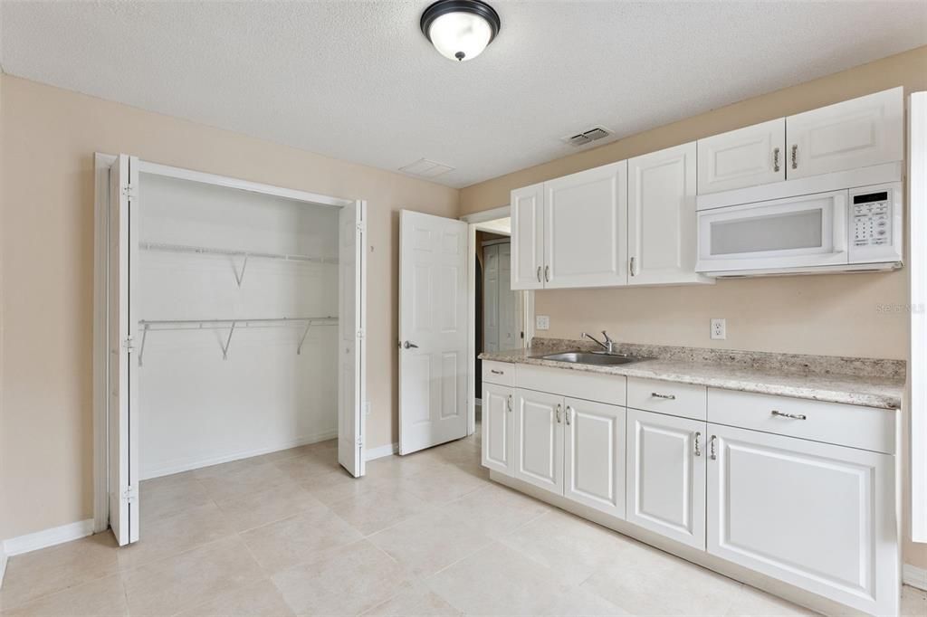 For Sale: $460,000 (4 beds, 2 baths, 1815 Square Feet)