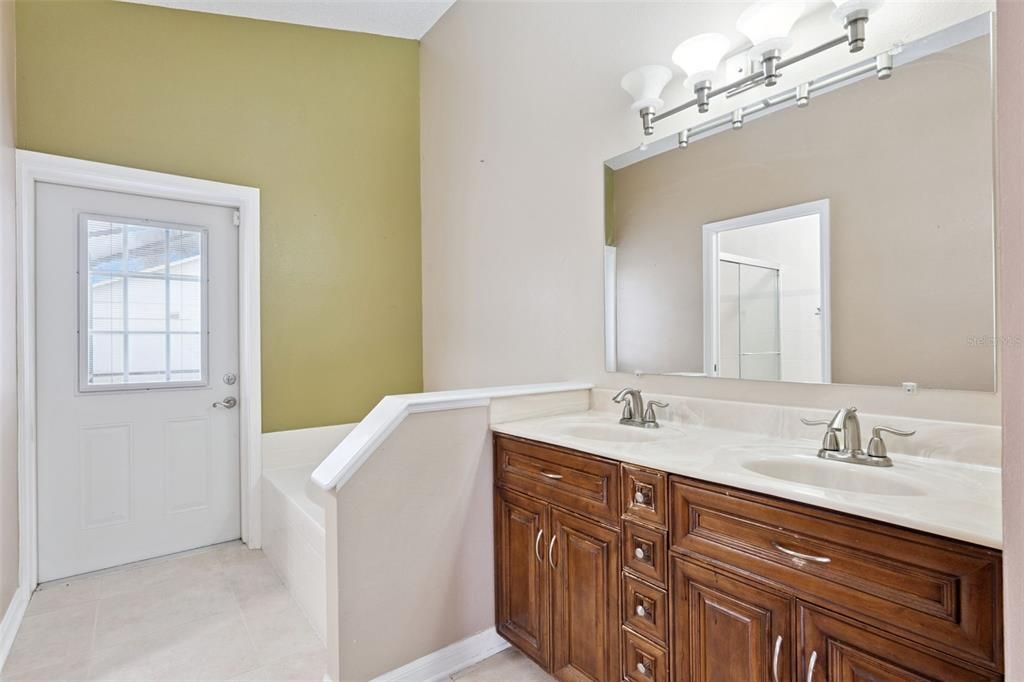 For Sale: $460,000 (4 beds, 2 baths, 1815 Square Feet)