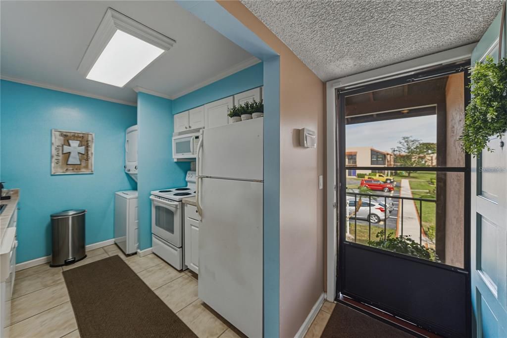 For Sale: $105,000 (2 beds, 2 baths, 954 Square Feet)