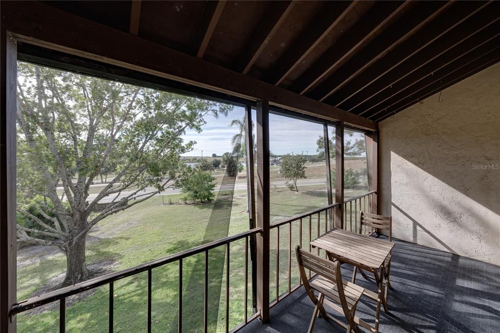 For Sale: $105,000 (2 beds, 2 baths, 954 Square Feet)