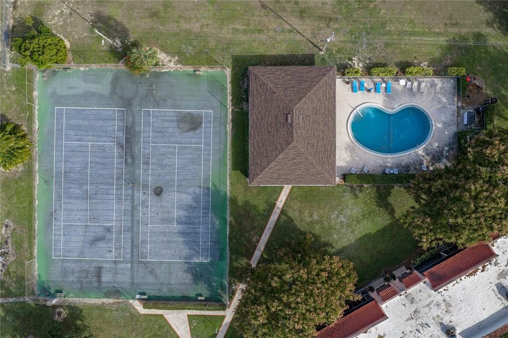 For Sale: $105,000 (2 beds, 2 baths, 954 Square Feet)