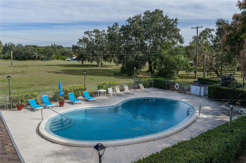 For Sale: $105,000 (2 beds, 2 baths, 954 Square Feet)