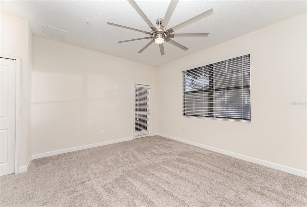 На продажу: $245,000 (2 спален, 2 ванн, 1409 Квадратных фут)